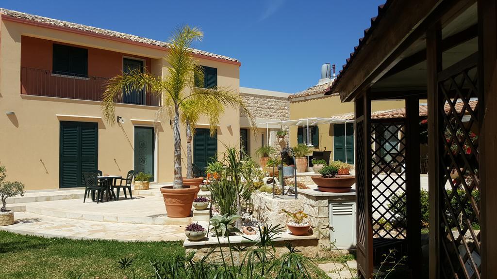 Alla Corte Di Nonna Maria Vila Pozzallo Exterior foto