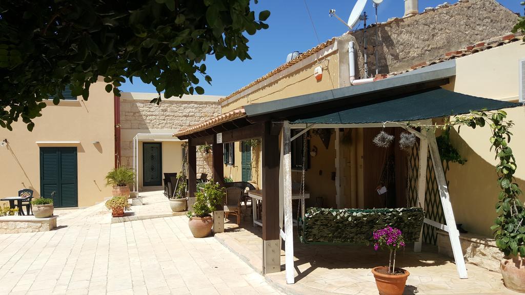 Alla Corte Di Nonna Maria Vila Pozzallo Exterior foto