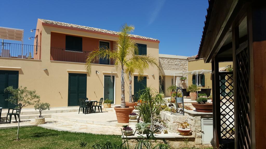 Alla Corte Di Nonna Maria Vila Pozzallo Exterior foto